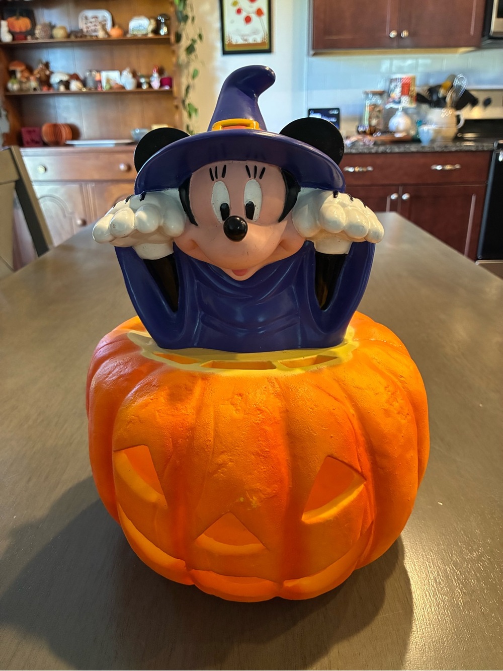 Disney Minnie Mouse Witch Pumpkin blow mold - vintage 1996